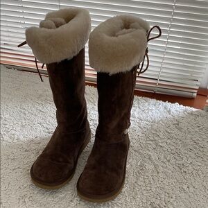 UGG Australia Women’s Boots - Size 8 - Excellent Condition!